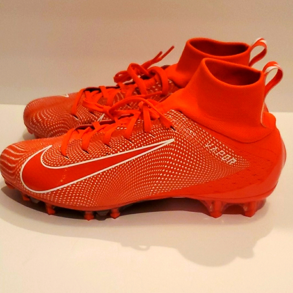NWOB Nike Vapor Untouchable Pro 3 Football Cleats